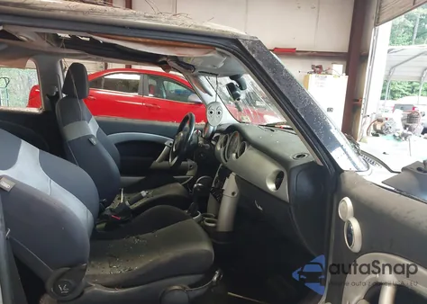 2005 Mini Cooper from USA, damaged, VIN WMWRC33445TJ65289